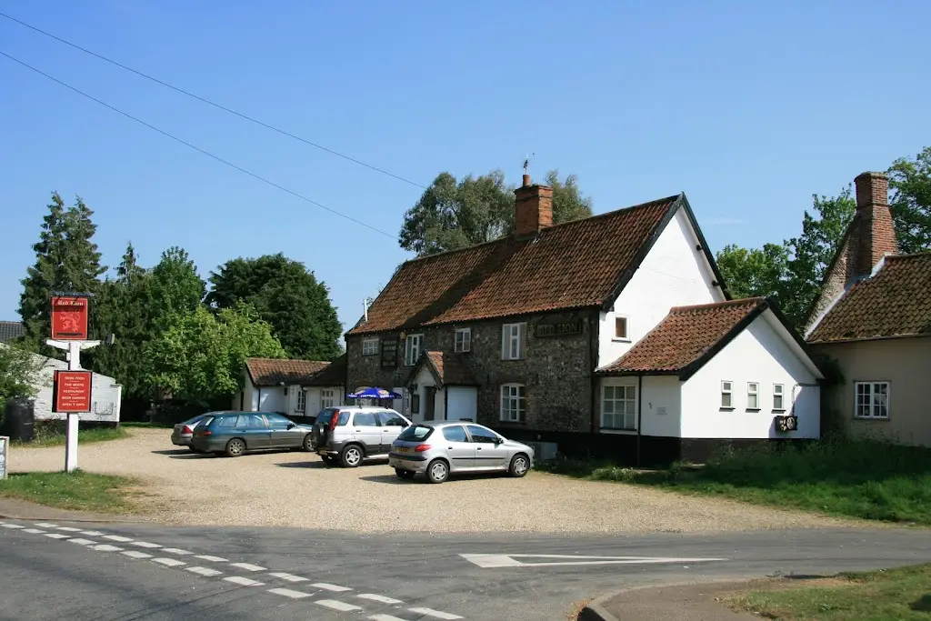 The Red Lion_Attleborough_slider_image_3