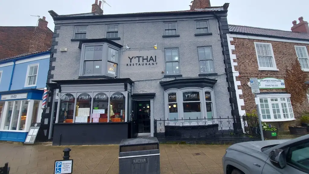 Duncan Malloch_Y'Thai_Great Ayton_recensione