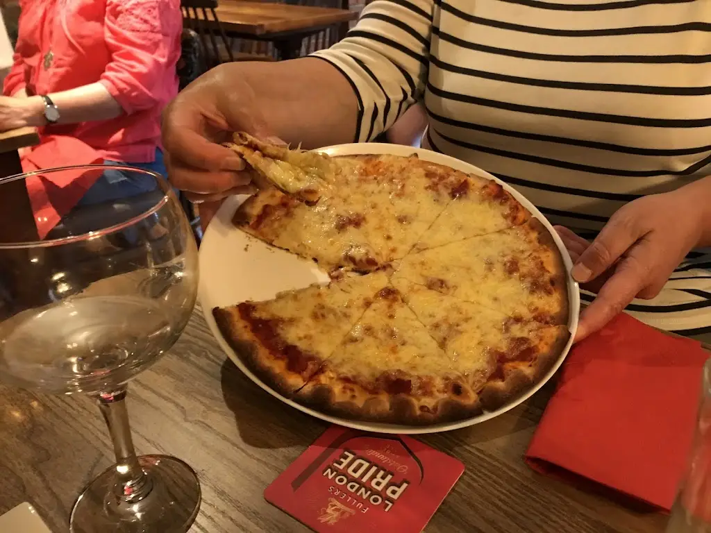 Helen Clarke_The Kings Head Haddenham_Haddenham_reseña