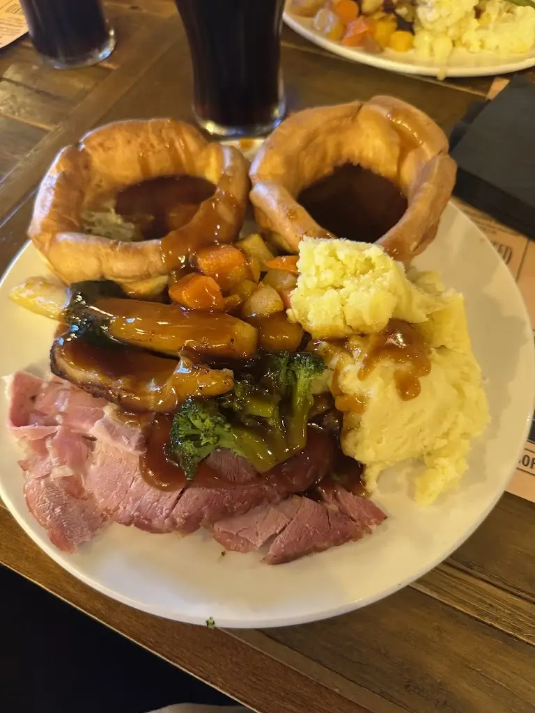 Beth Robinson_The Royal George_Greenfield_review