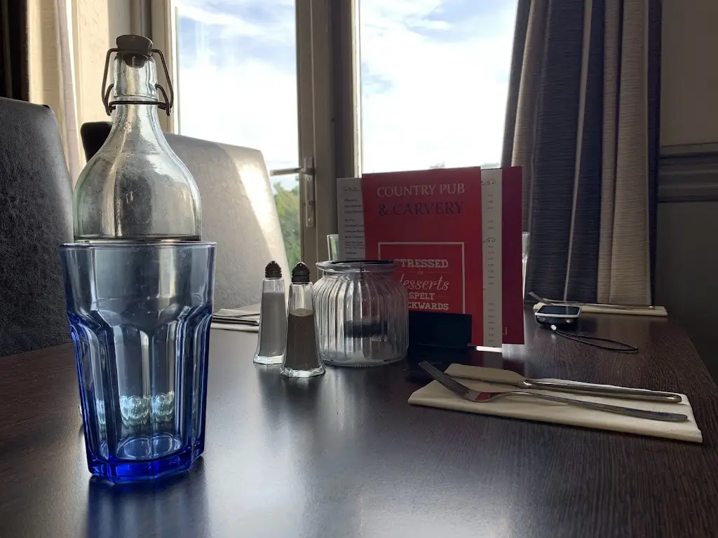 David Clarke_The Rose Revived_Hadlow_recensione