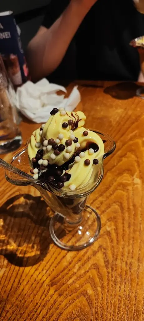 annalise storey_The Greenhills_Greenhill_review