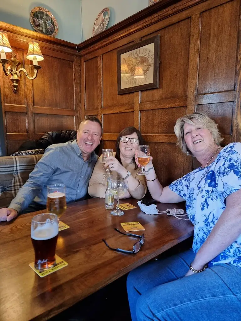 Wayne Heafield_The White Hart_Greenhill_review