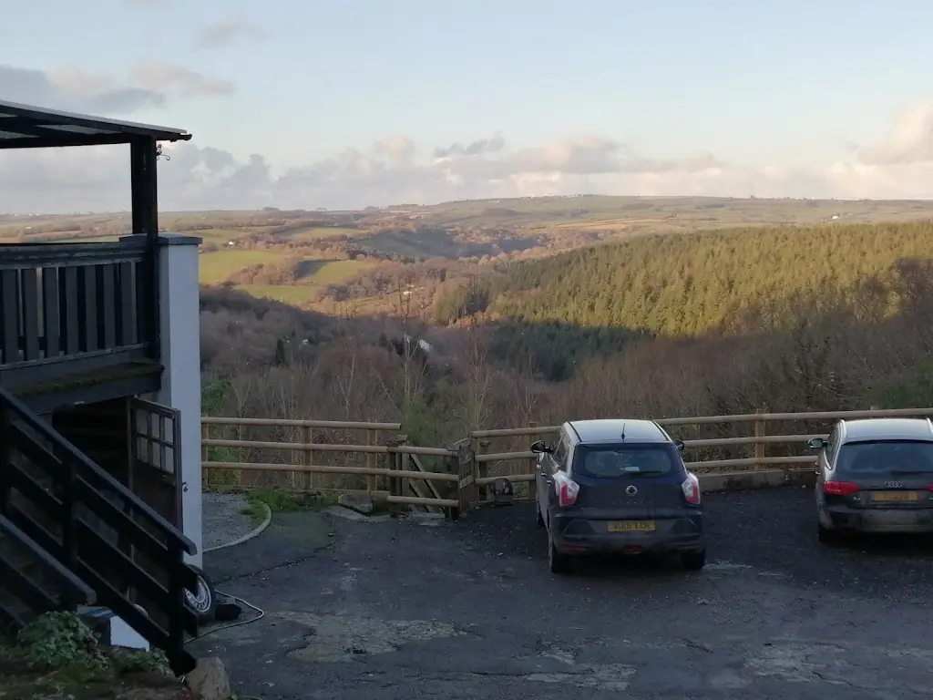 Libby Pymont_The White Hart Inn_Gunnislake_recensione