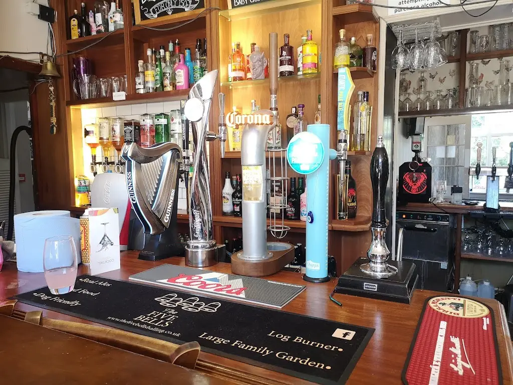 The Five Bells restaurante en Halling