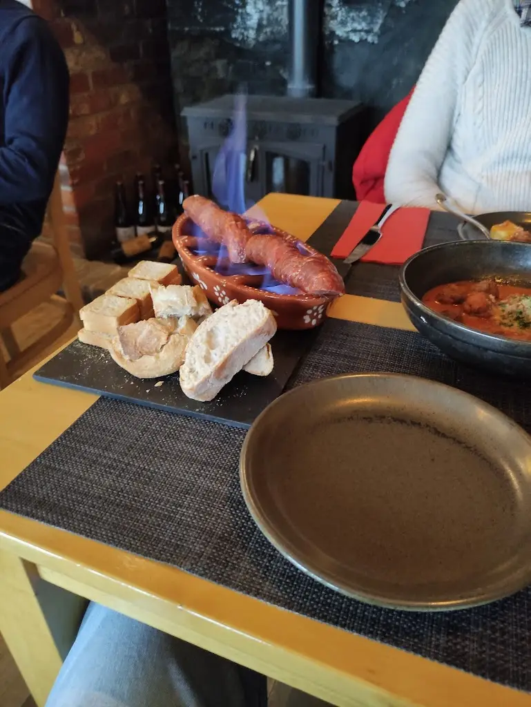 Hape Baum_Whispers Wine Bar_Halstead_review