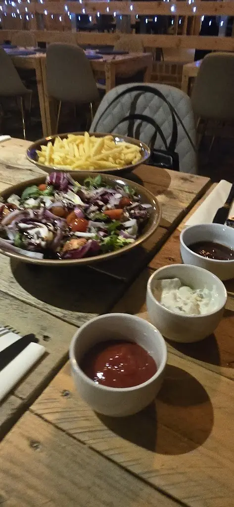 Fired Up Pizza restaurant in Halstead