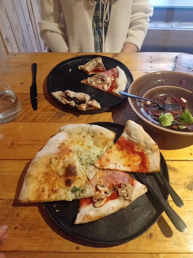 Fired Up Pizza_Halstead_slider_image_3