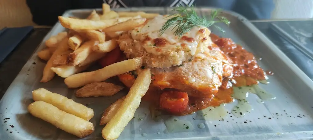 Louise Williams_Tuana Guiseley_Guiseley_recensione