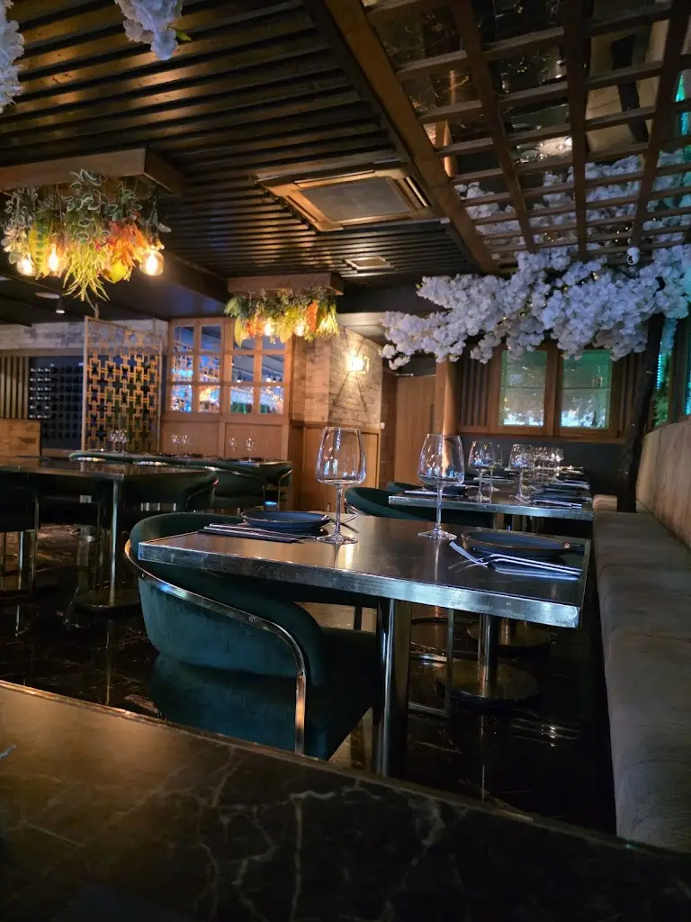 Tuana Guiseley_Guiseley_slider_image_2