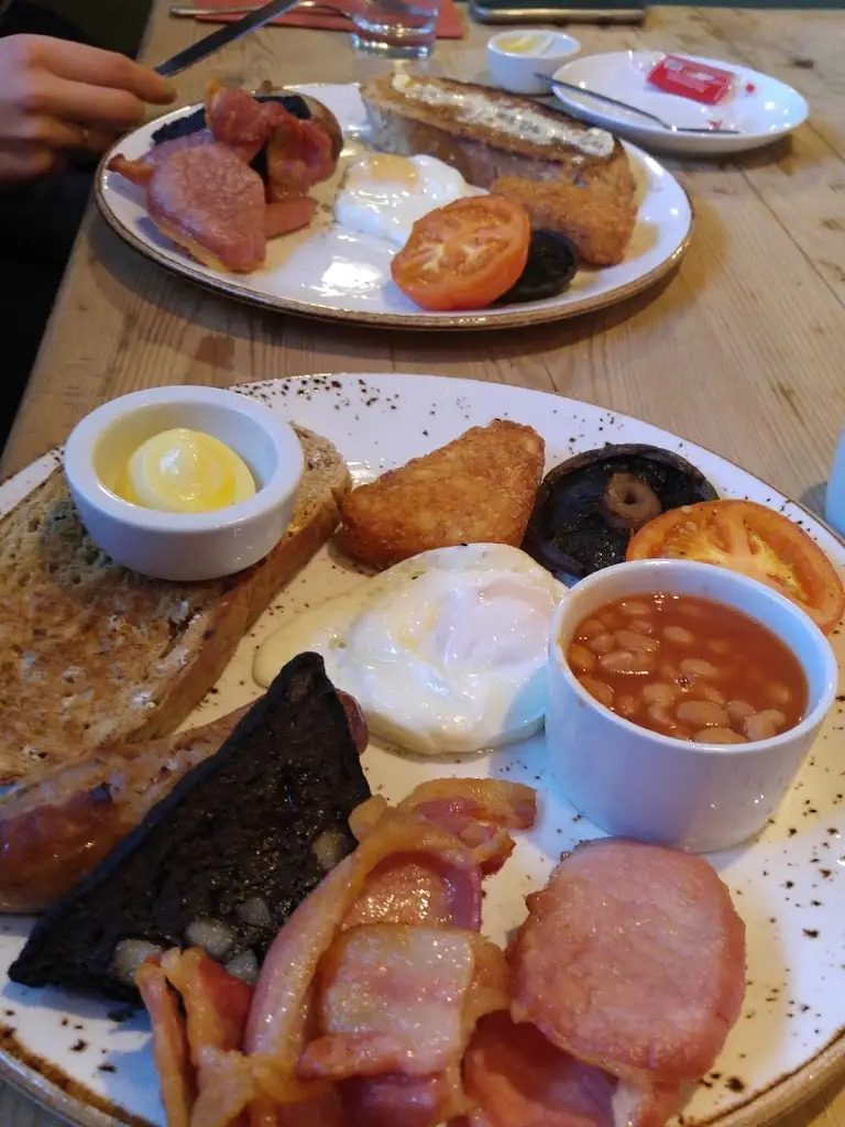 Menu_Everybodys_Guiseley_image_8