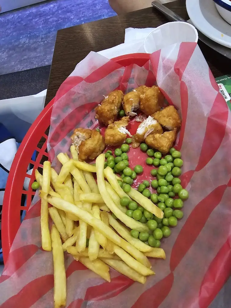 Seaside Girl_The Puddled Duck_Hambleton_review