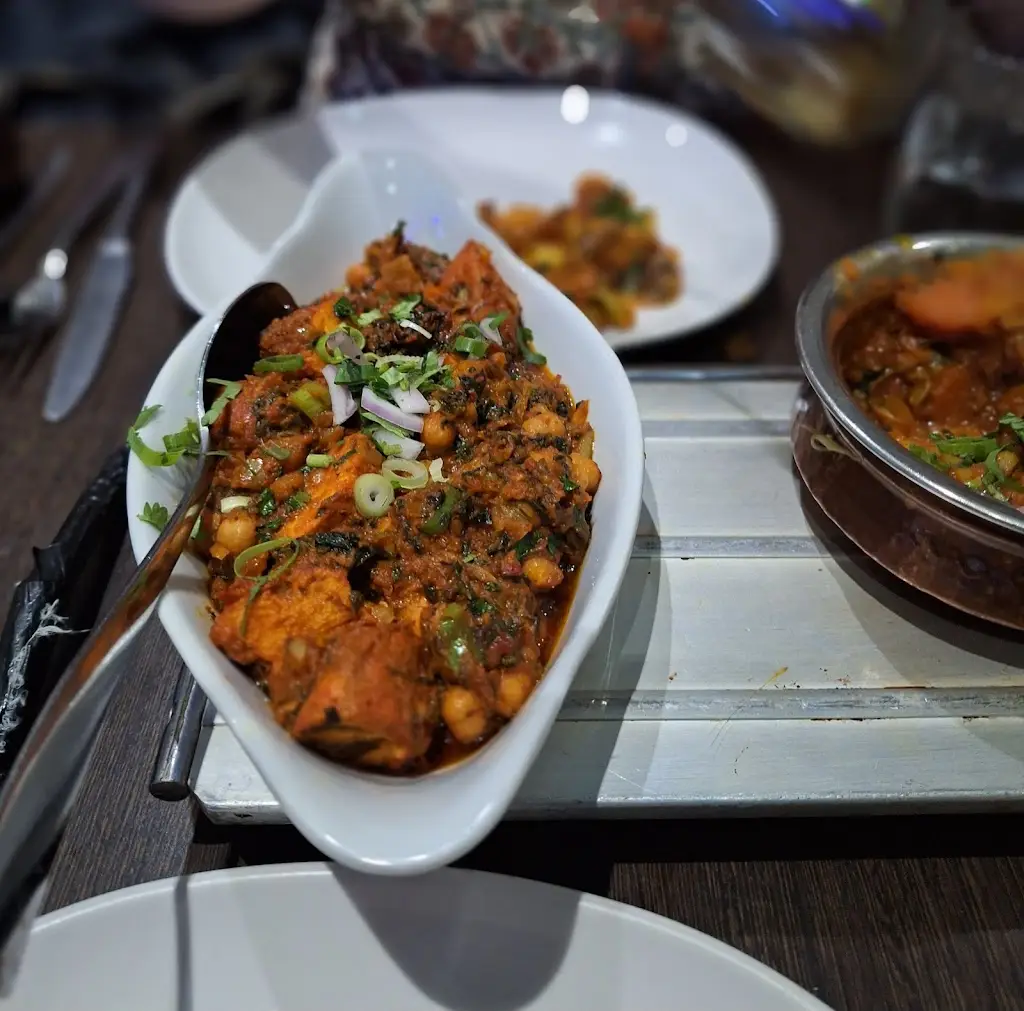 Lee_New Delhi_Hagley_review
