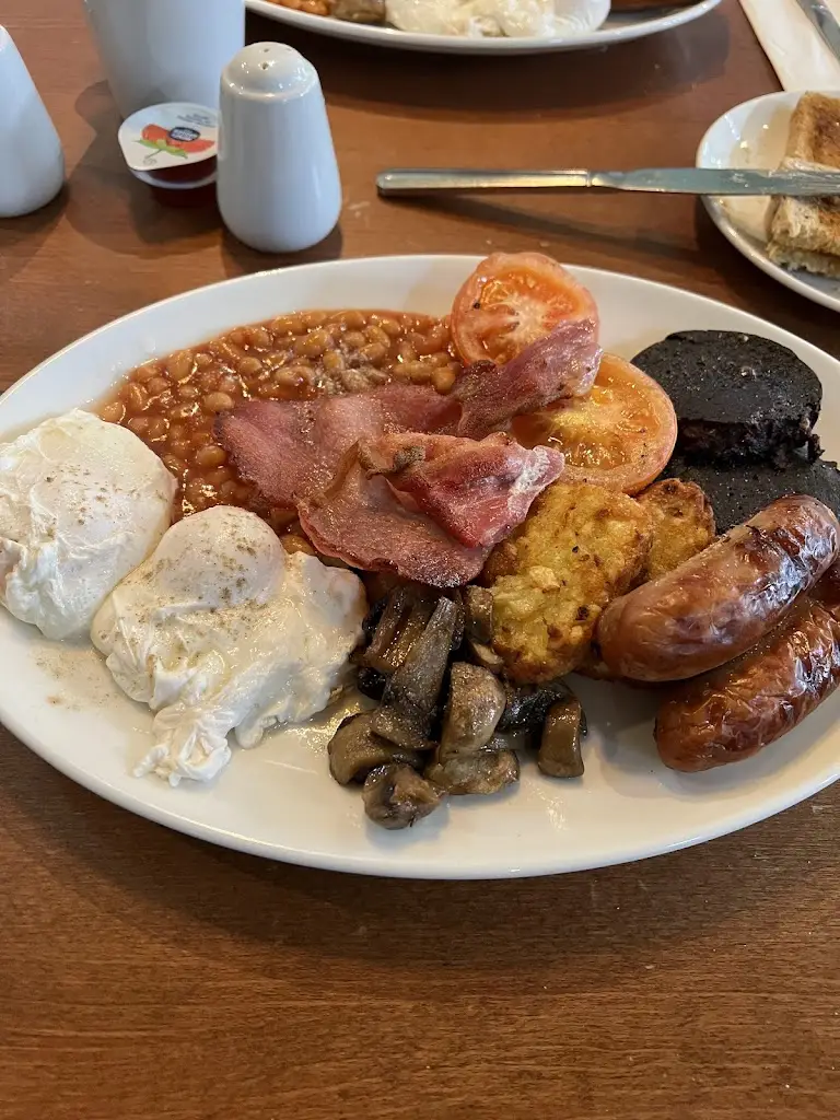 Detectorist_Badgers Sett Beefeater_Hagley_review