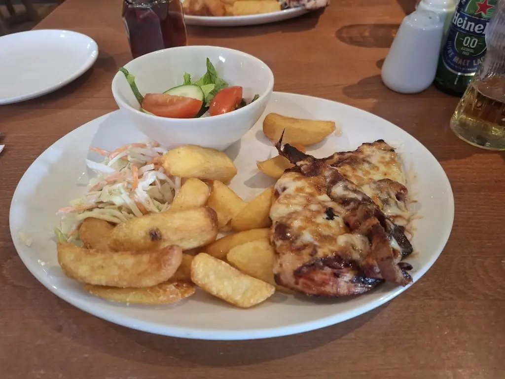 Badgers Sett Beefeater_Hagley_slider_image_3