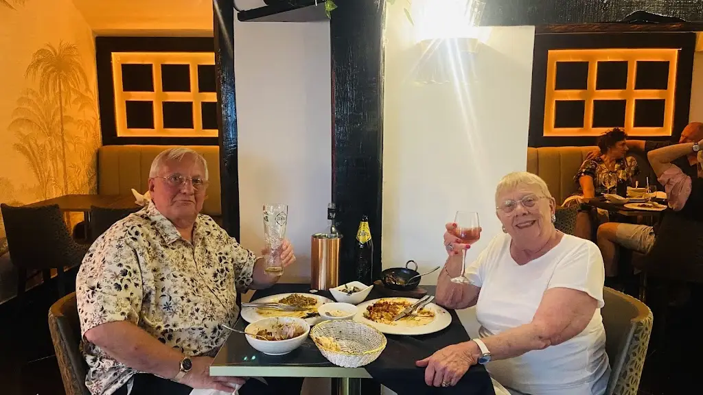 Tamasha Handcross_Handcross_slider_image_3