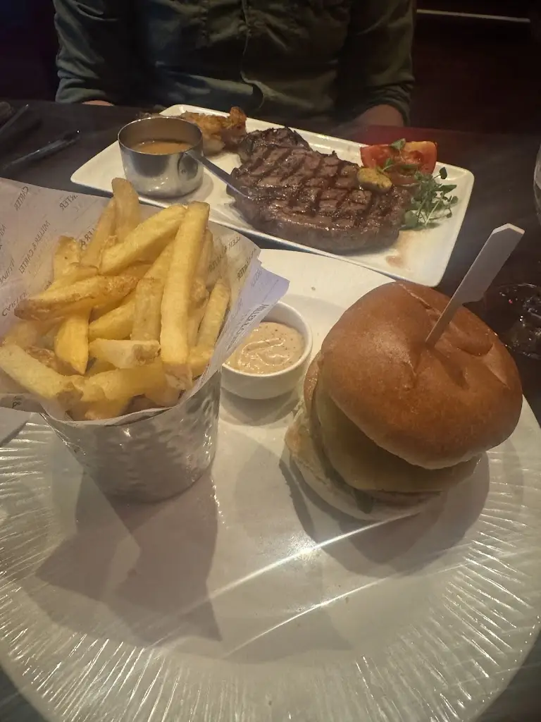 Holly Reed_Miller & Carter Grimsby_Grimsby_review