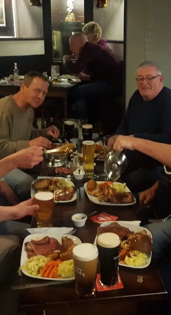 Guy Bryant_The Barge_Grimsby_review