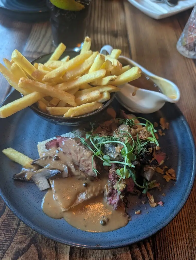 Kelly Billings_The Wheatsheaf_Grimsby_review