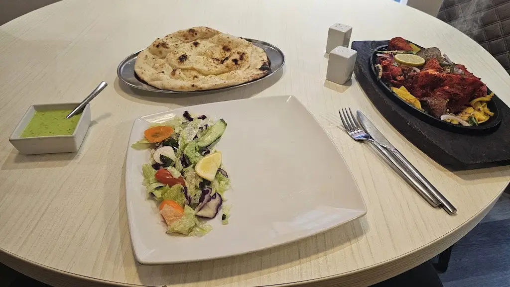 Happy Tourist_Spice Of Life_Grimsby_review