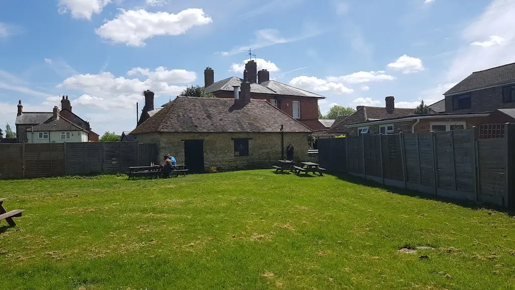 Michael Gledhill_The Watts Arms_Hanslope_review