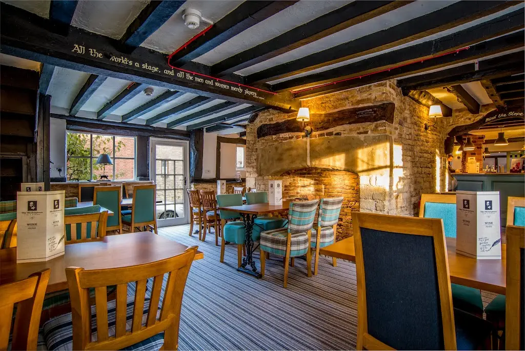 The Shakespeare Inn restaurant in Harbury