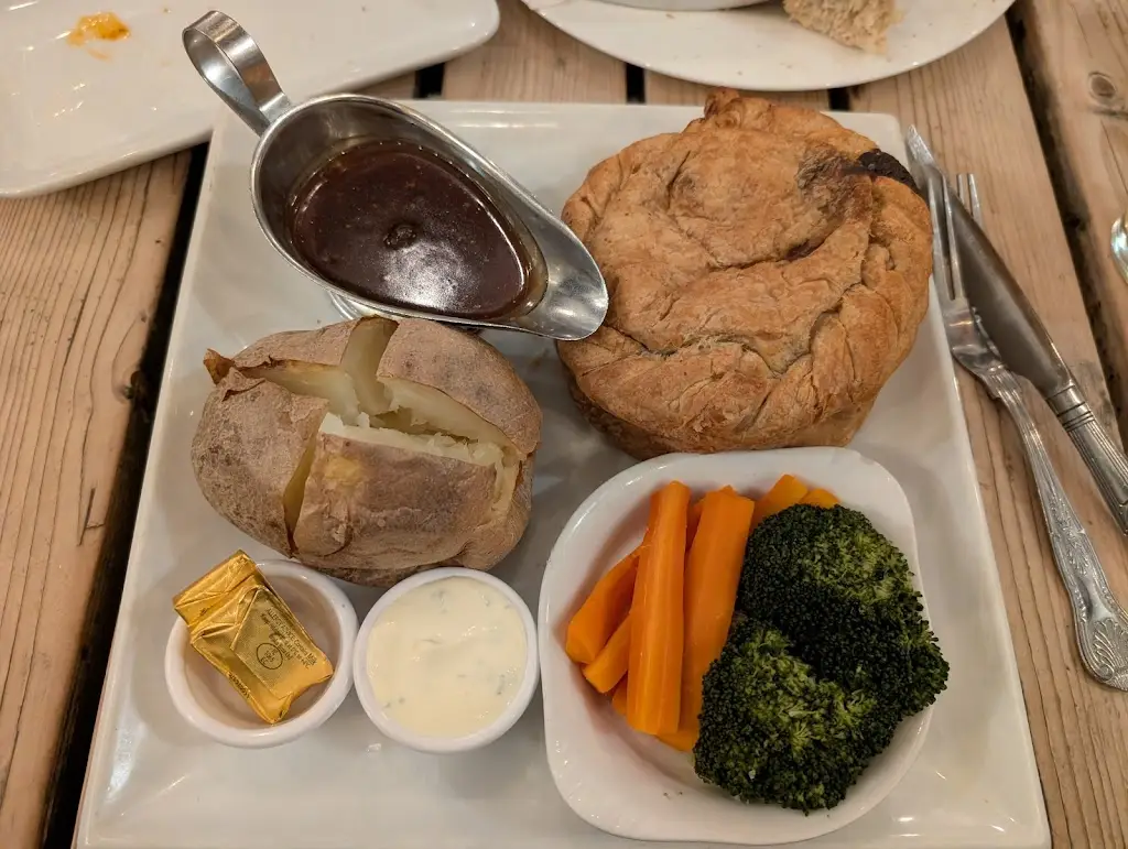 Ken Wong_The Pheasant Inn & Restaurant Heathrow (over 18s only)_Harlington_review