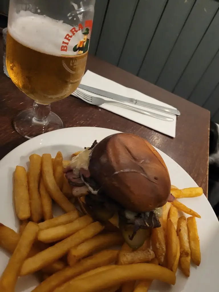 John Daniels_The Carpenters Arms_Harlington_review