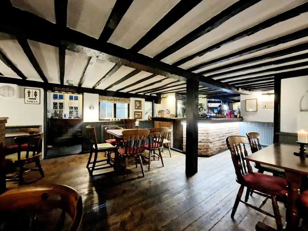 The Carpenters Arms_Harlington_slider_image_1