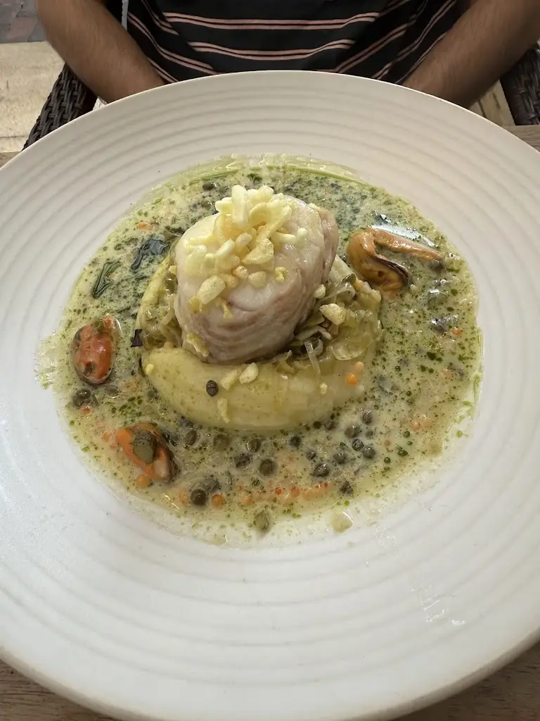 Nikki Bee_Fox, Hampton Lane_Hampton in Arden_review