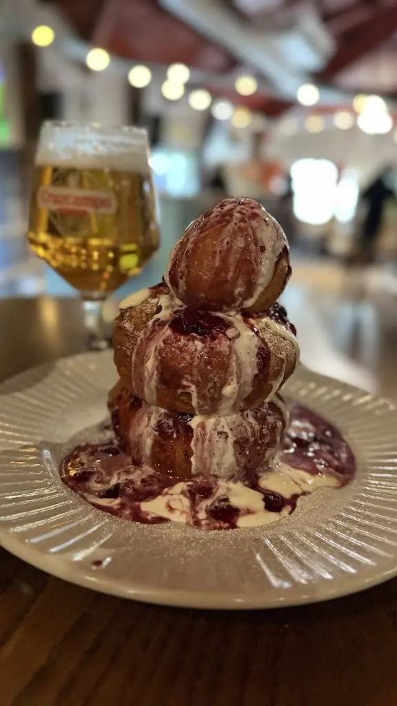 Beatriz Jane_Woody's Bar and Restaurant_Hardingstone_review