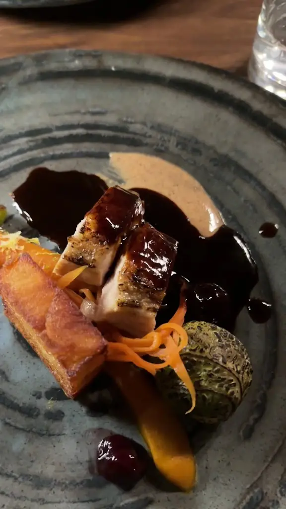 Irina Andronyk_Hibiscus_Hardingstone_recensione