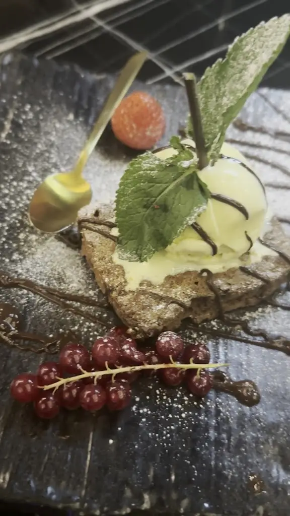 Chamitha Bandara_Cartel Brasserie & Grill_Hardingstone_review