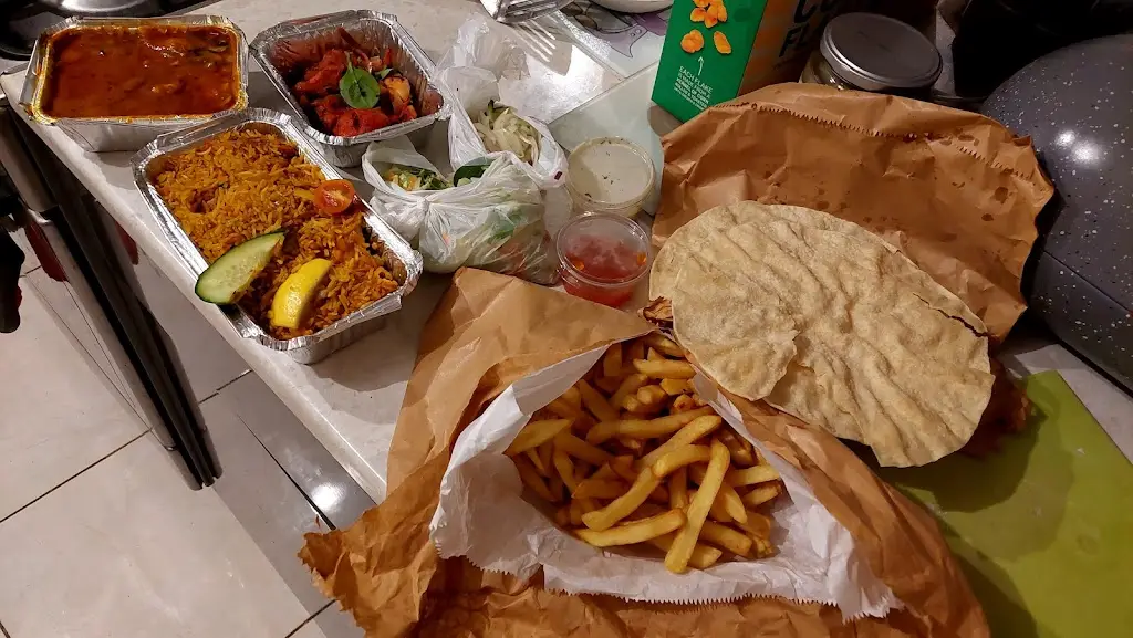 Spice Kitchen, Indian Takeaway, Northampton_Hardingstone_slider_image_2