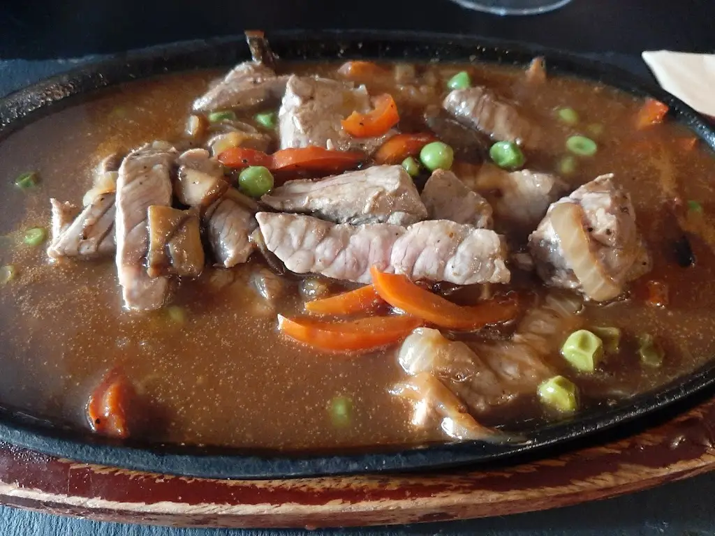 Hetty Gazan_Walters at the Wheatsheaf_Badsey_review