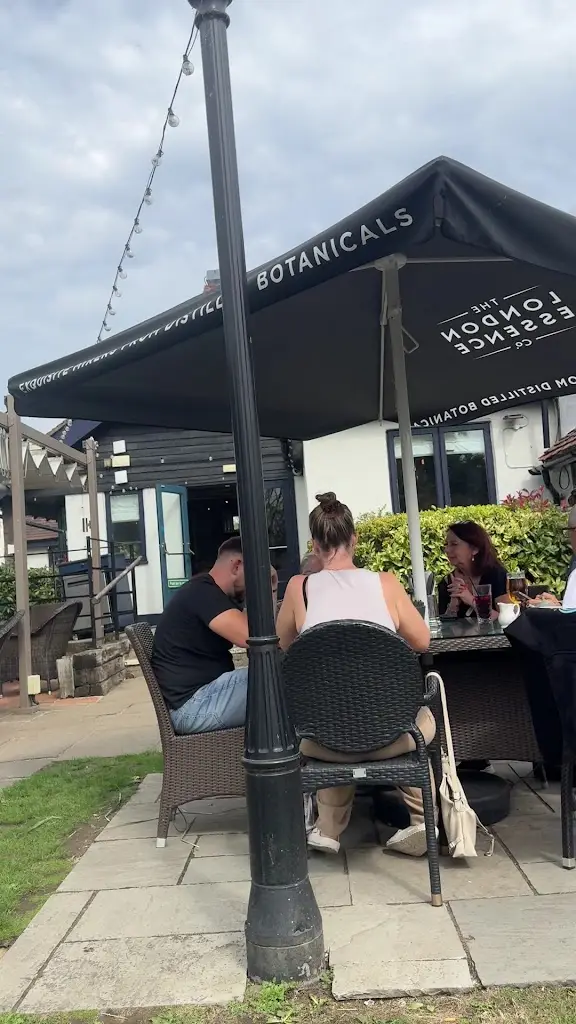 Ali_Coy Carp Harefield_Harefield_review