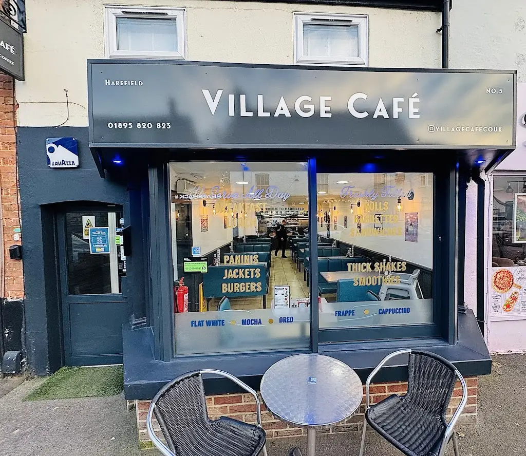 Harefield Village Café restaurant in Harefield