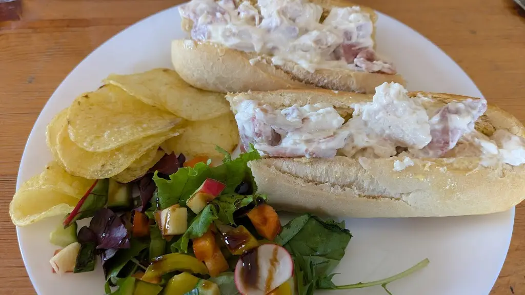 Vincent Cantlow_The Broken Egg Cafe_Harleston_review