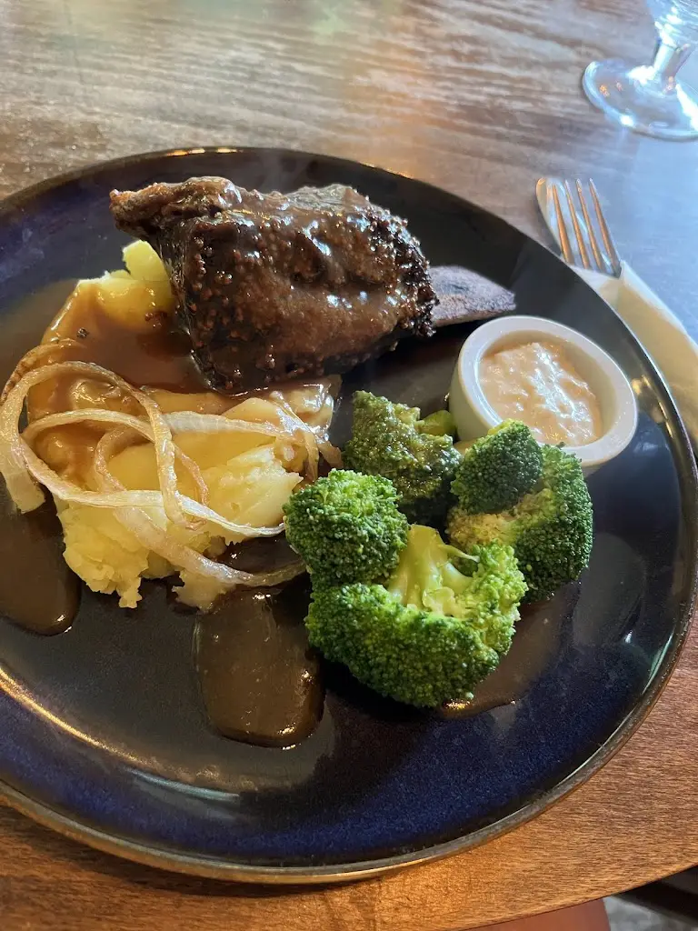 James_Black Swan_Harleston_review