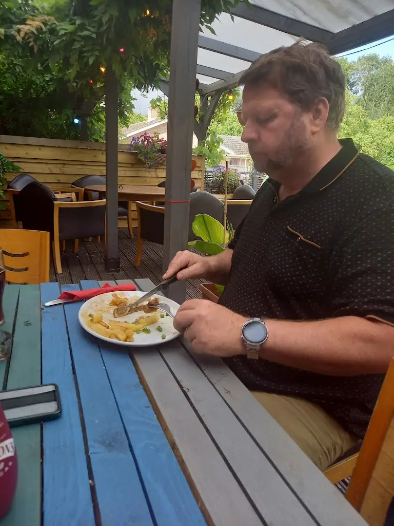 Lisa Kirk_The Red Lion_Harleston_review