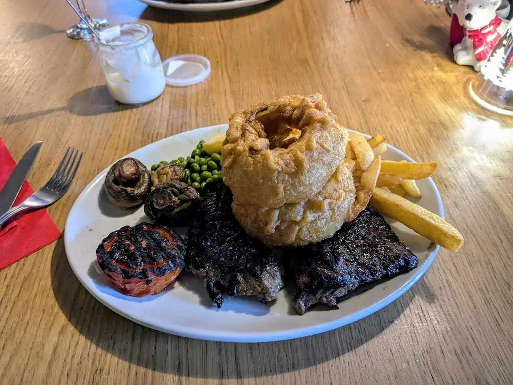 The Red Lion_Harleston_slider_image_2