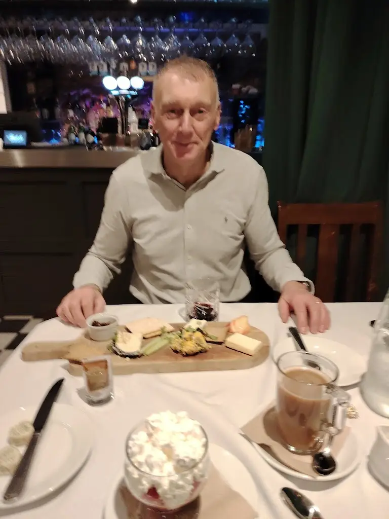 Stephanie Fraser_The Courtyard Room at The Lawrence_Hapton_review