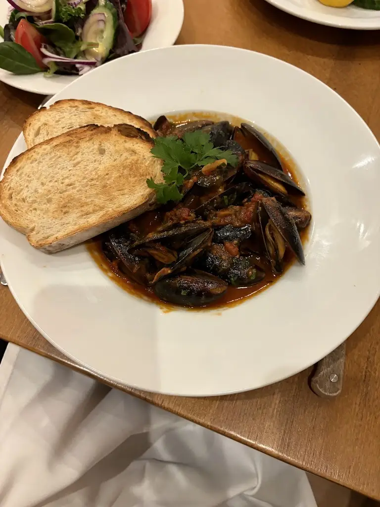 suman Rattan_GROVE ON THE HILL_Harrow on the Hill_review