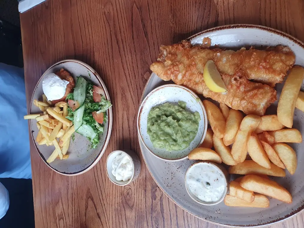 Becky Massey_Mare & Colt_Hartlebury_review