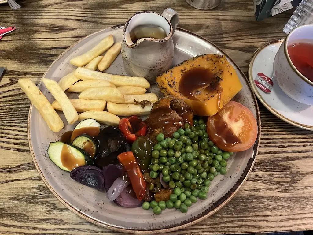 Kathleen Hill_Mare & Colt_Hartlebury_review