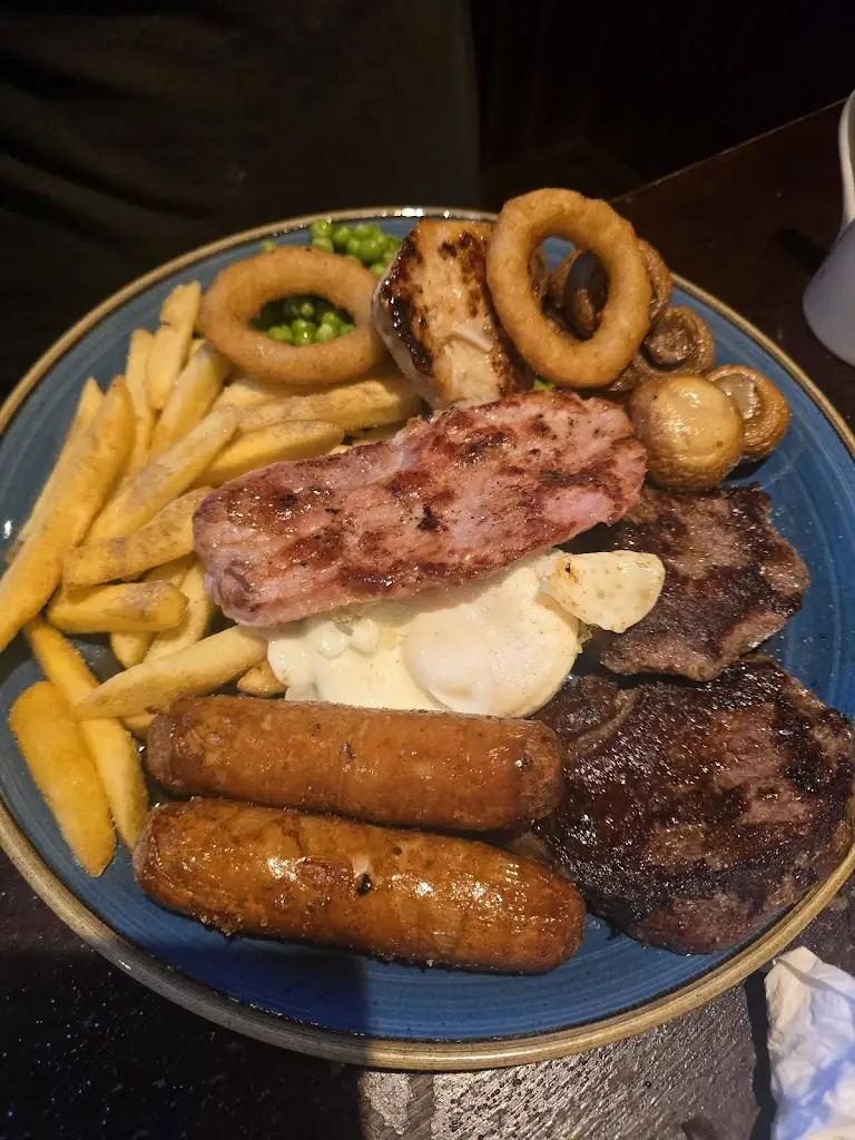 Kaylee White_Larch Wood Farm - Dining & Carvery_Hartlebury_recensione