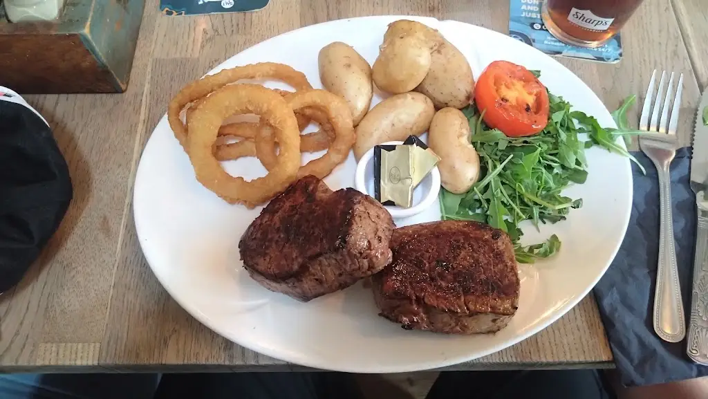 Adrian Holden_The Malt Shovel Hartshill_Hartshill_review