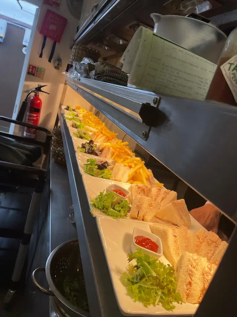 Noah's Bar and Restaurant_Hartshill_slider_image_2