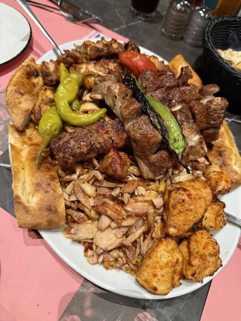 Zaran Bandrawala_Gökyüzü Green Lanes_Harringay_review