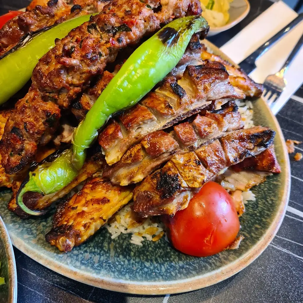 Diyarbakir Kitchen_Harringay_slider_image_3